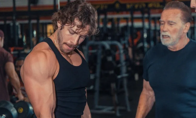 Filho de Arnold Schwarzenegger conquista 1º lugar em torneio de fisiculturismo
