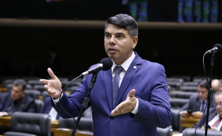Donato mira 300 votos e entra na articulação pela dosimetria: ‘Contem comigo’