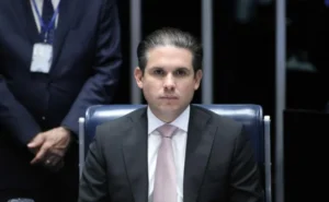 PF abre inquérito para apurar contrabando e descobre presença de Motta e Ciro Nogueira no voo