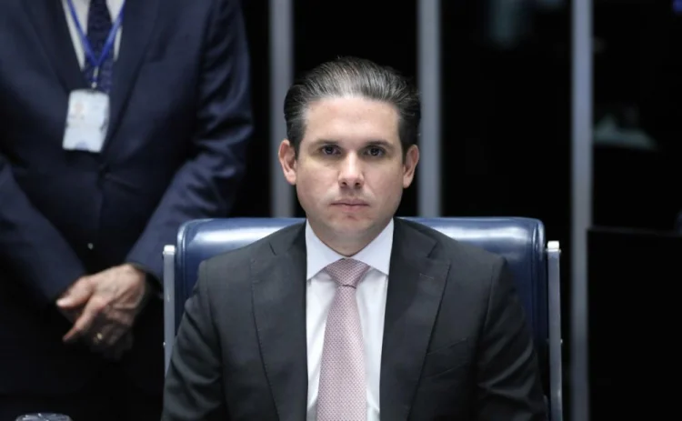 PF abre inquérito para apurar contrabando e descobre presença de Motta e Ciro Nogueira no voo