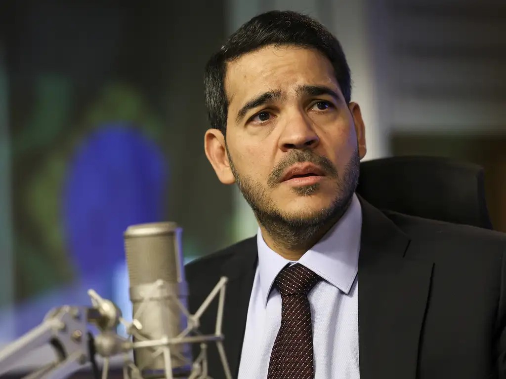 Messias é sabatinado na CCJ do Senado