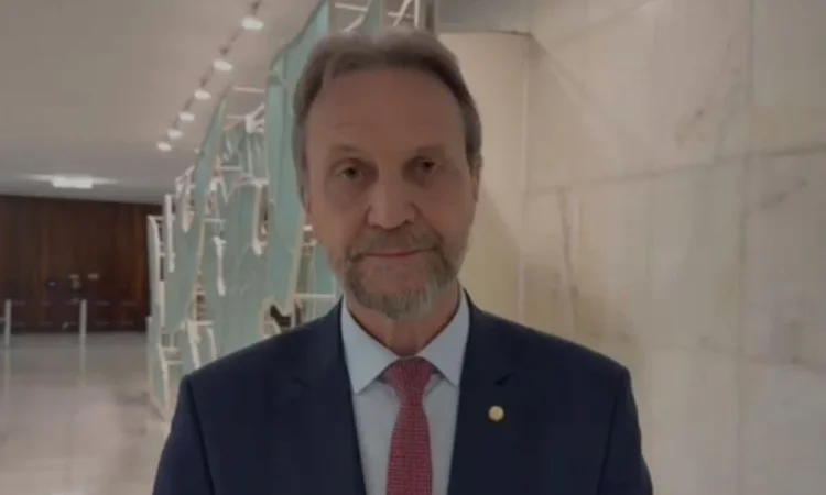 Fim da escala 6×1: Líder do PT diz que bancada está pronta para dar ‘presente’ aos brasileiros