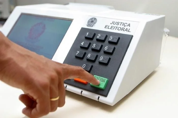 Por que um candidato com mais votos pode não se eleger deputado