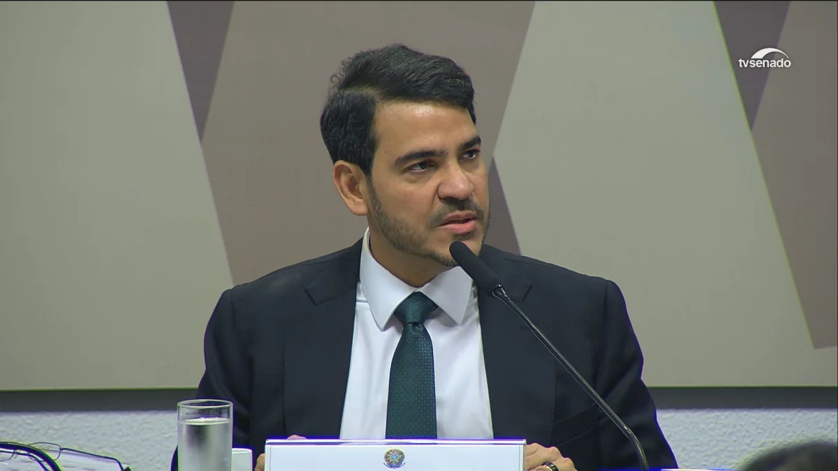 Messias diz que STF não deve ser 'Procon da política', mas também 'não pode ser omisso'