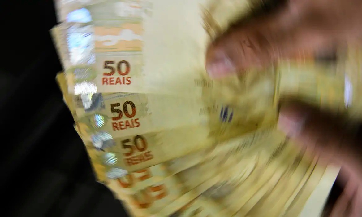 Carga tributária soma 32,4% do PIB em 2025 e atinge maior valor da série histórica, estima Tesouro