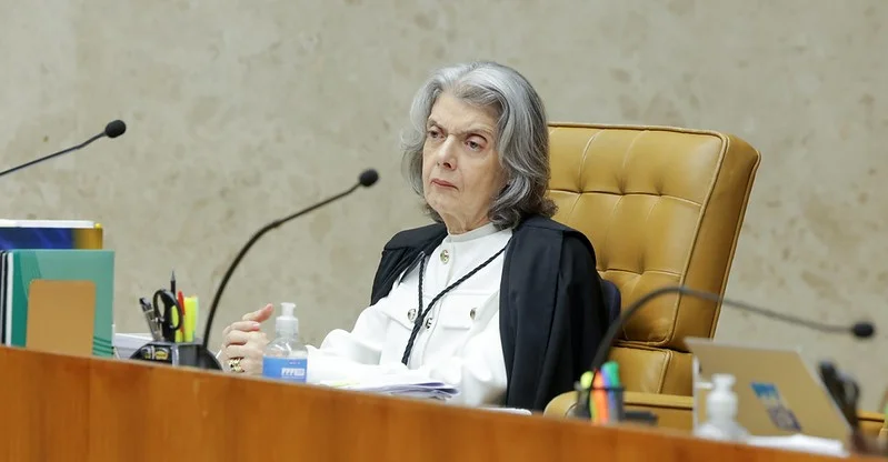 Cármen Lúcia afirma que STF enfrenta momento de tensão e precisa ampliar transparência