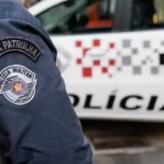 Tiroteio deixa policial e três suspeitos mortos após tentativa de assalto a farmácia em SP