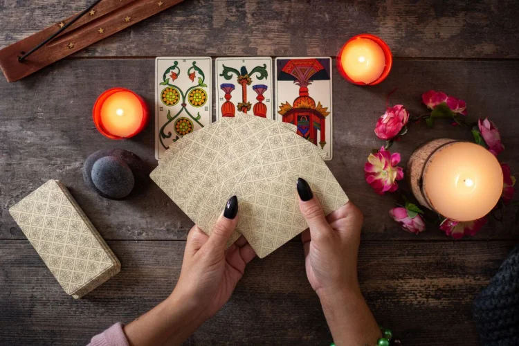 Tarot do dia: previsão para os 12 signos em 15/04/2026