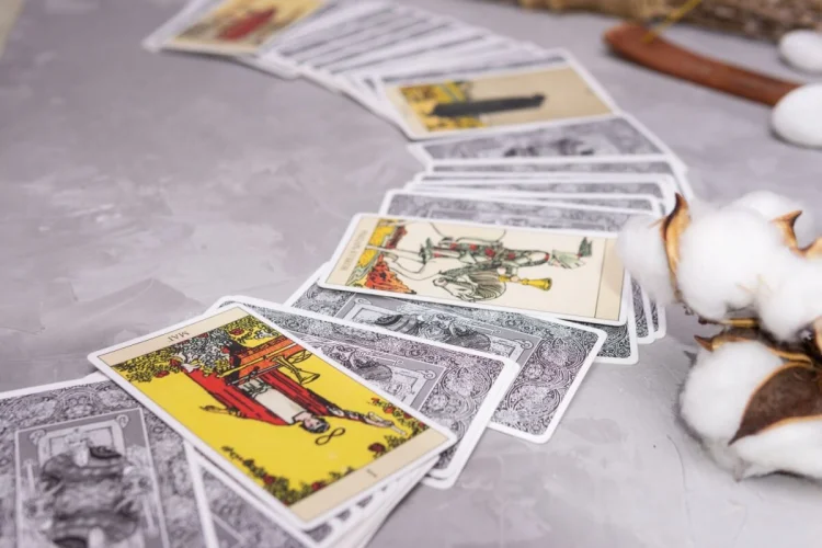 Tarot do dia: previsão para os 12 signos em 16/04/2026 