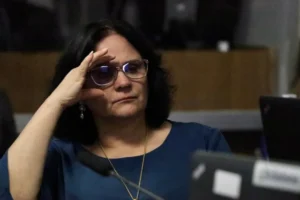 Damares aciona Calheiros para ter acesso a dados sigilosos do Banco Maters após negativa do Senado