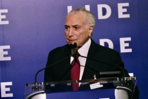 Temer exalta legado de seu governo em fala na APM: ‘Nós entregamos o país em ordem’