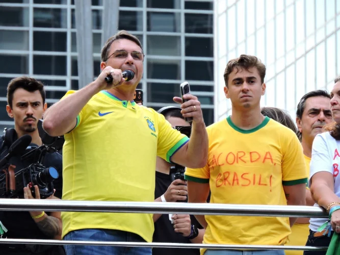 Candidaturas do PL em MG vão servir para Flávio ‘derrotar o PT’, diz Nikolas