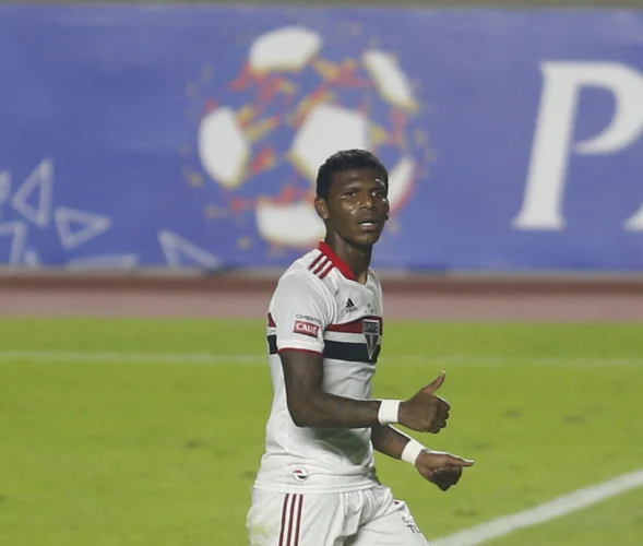 Arboleda dá sumiço no São Paulo e viaja para Equador sem avisar 