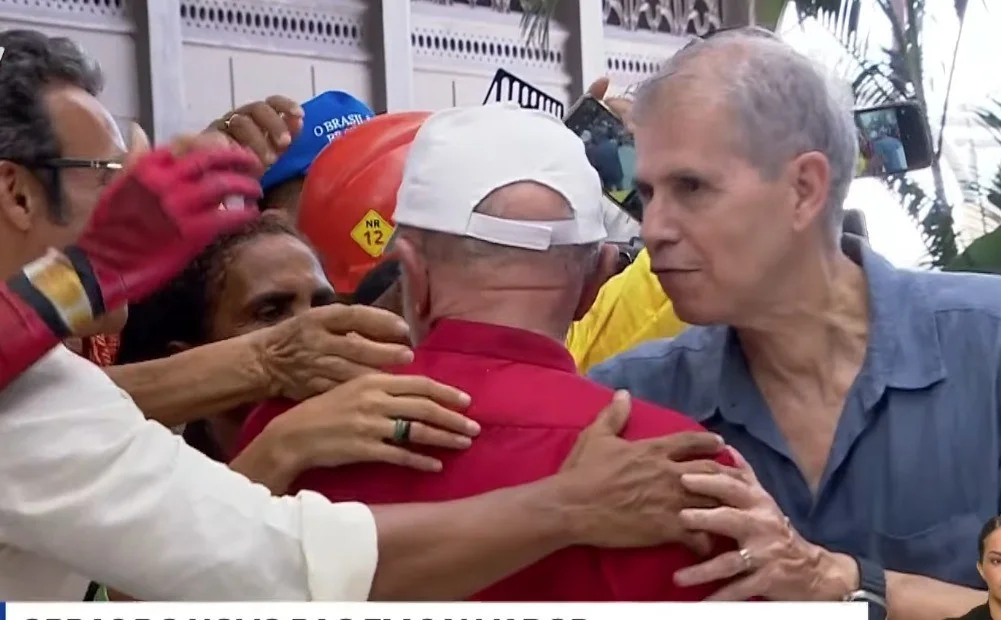 ‘Não esqueça de falar do PIX’, orienta Sidônio a Lula antes de presidente citar relatório do governo Trump