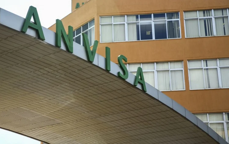 Anvisa suspende lotes de corticoide e remédios para colesterol
