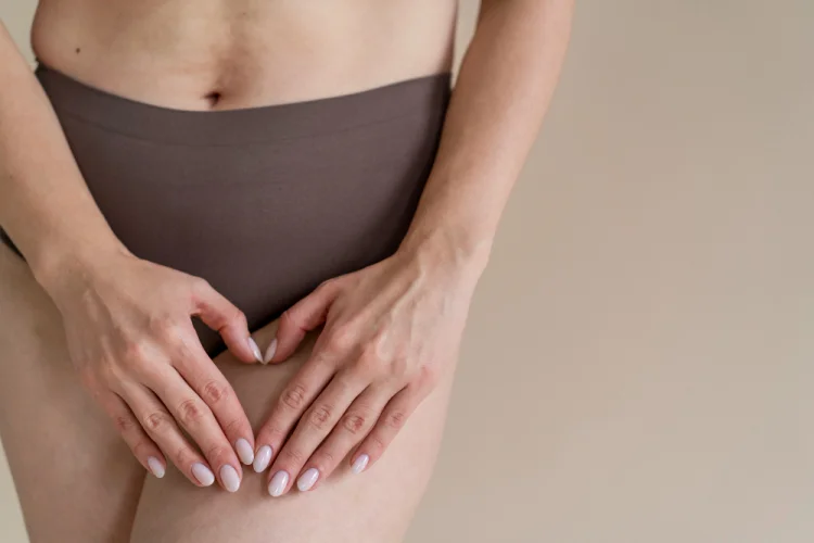 Condição pouco conhecida faz mulheres conviverem com dor íntima crônica
