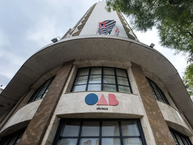 STF decide que advogados públicos devem se inscrever na OAB