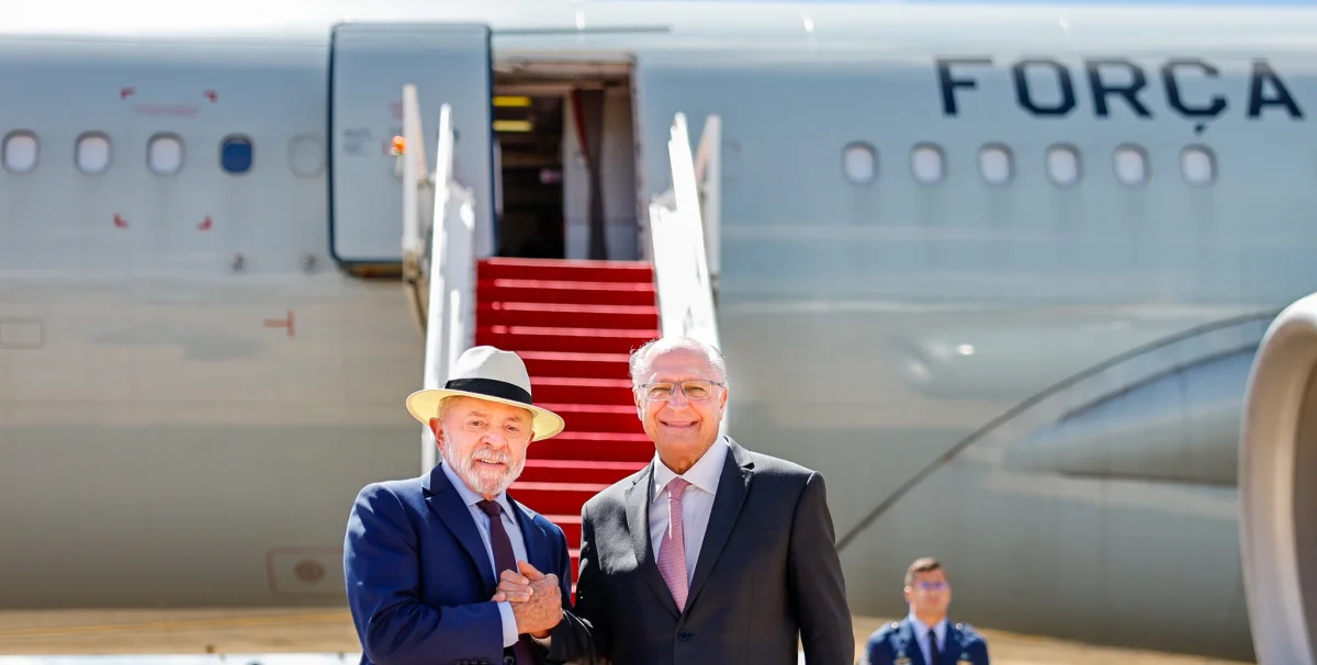 Lula deixa Brasília para encontro com Trump; cinco ministros e o diretor da PF acompanham o presidente