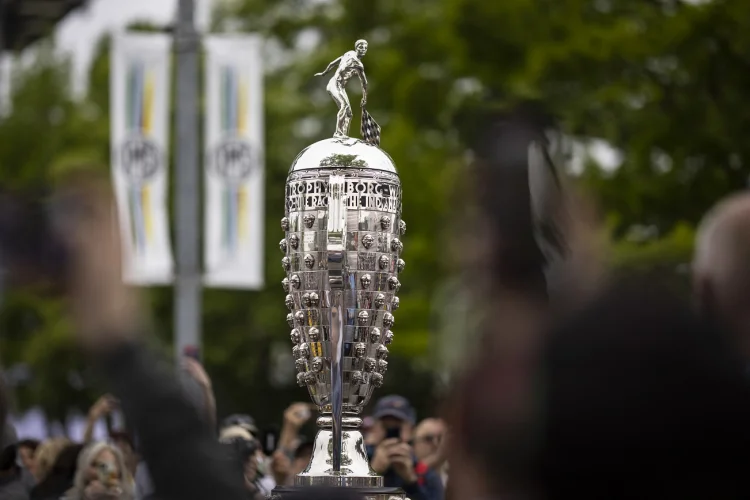 História e detalhes do Troféu Borg-Warner: O prêmio com o rosto dos vencedores da Indy 500