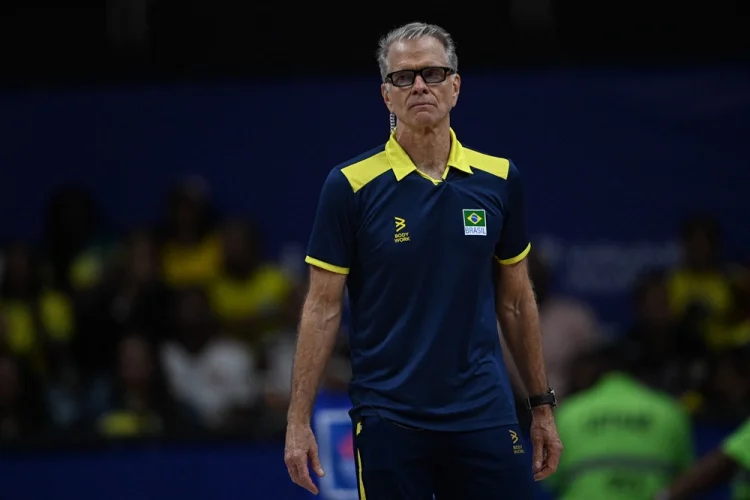 Bernardinho anuncia os inscritos da seleção masculina de vôlei para a Liga das Nações