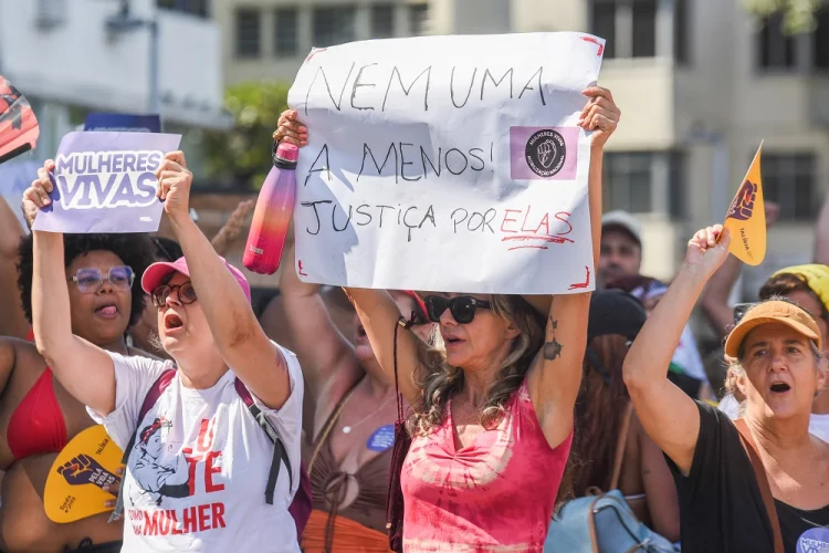 Entenda as novas leis que aumentam a proteção das mulheres