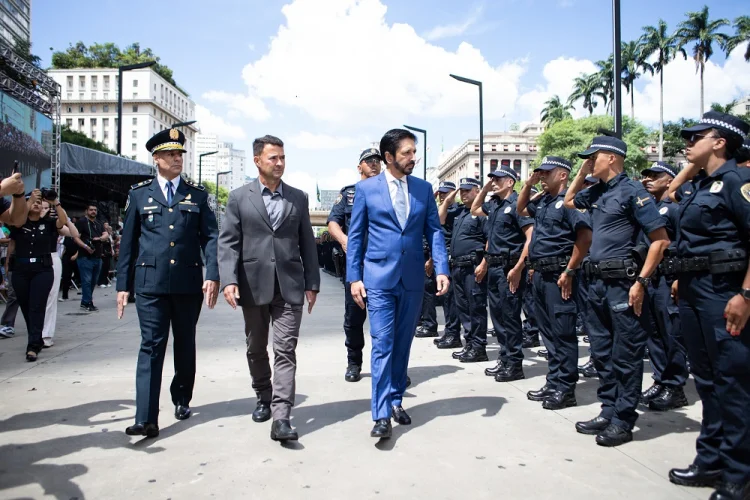 ‘Vácuo de poder’: centro e direta se movimentam com nomes à Prefeitura de SP para 2028