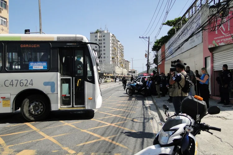 Justiça autoriza fim do dinheiro em espécie para pagamento nos ônibus do Rio