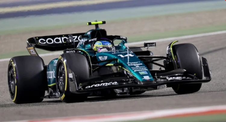 Como as asas de um F1 geram velocidade nas curvas