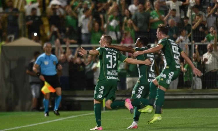 Chapecoense x Red Bull Bragantino: onde assistir ao vivo, horário e transmissão