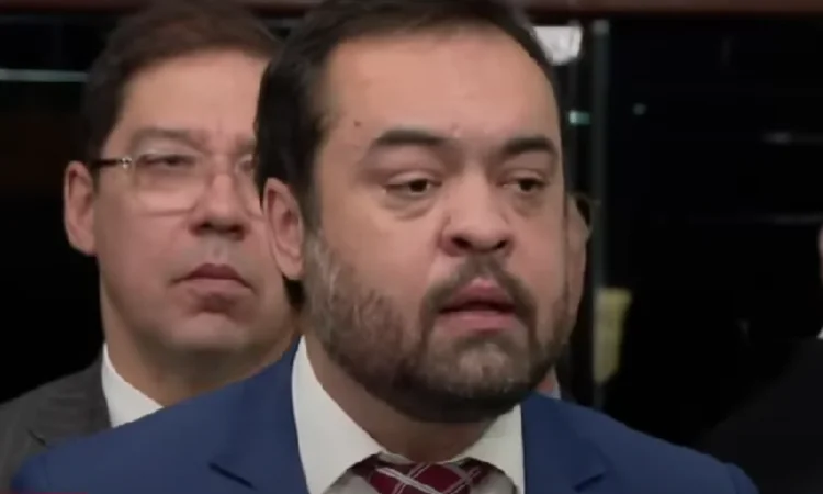 Cláudio Castro diz que desistiu de candidatura para ‘focar 100% em sua defesa’