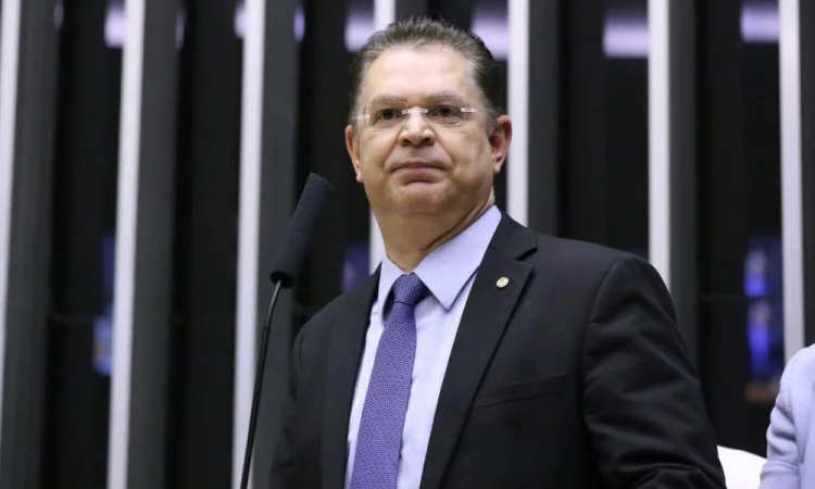 Oposição começa a coletar assinaturas para anistia dos condenados do 8 de Janeiro