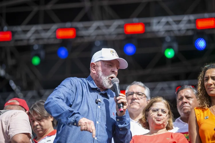 Lula diz que aprovação do fim da escala 6×1 na Câmara é ‘conquista civilizatória’