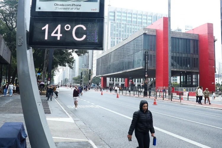 Onda de frio provoca recorde de temperaturas mínimas no sul e sudeste