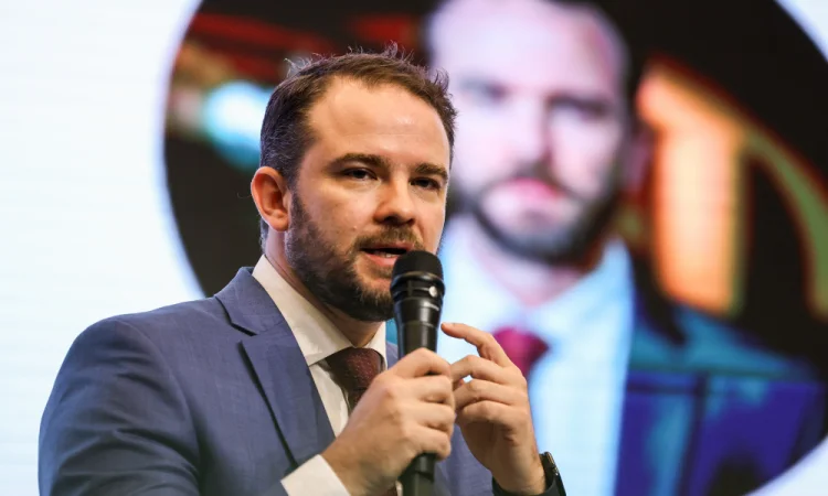 Durigan diz que medida dos EUA contra PCC e CV pode prejudicar o Pix