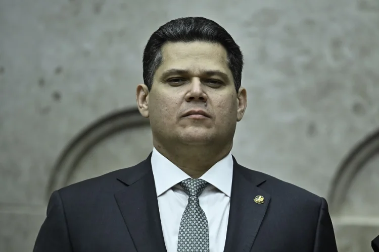 Lula não vai promulgar Dosimetria; PT promete acionar STF se Alcolumbre promulgar