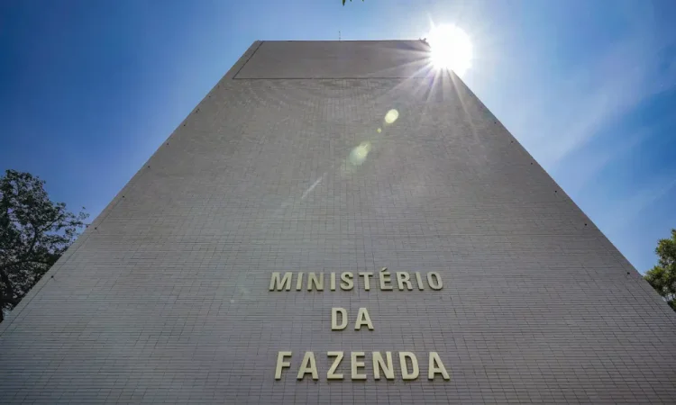 Novo Desenrola terá desconto de 65% para dívida das famílias e garantia do FGO