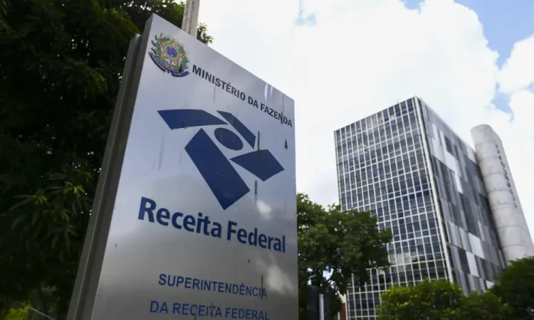 Receita lança operação contra fraudes no setor de plásticos em mais de R$ 2 bi