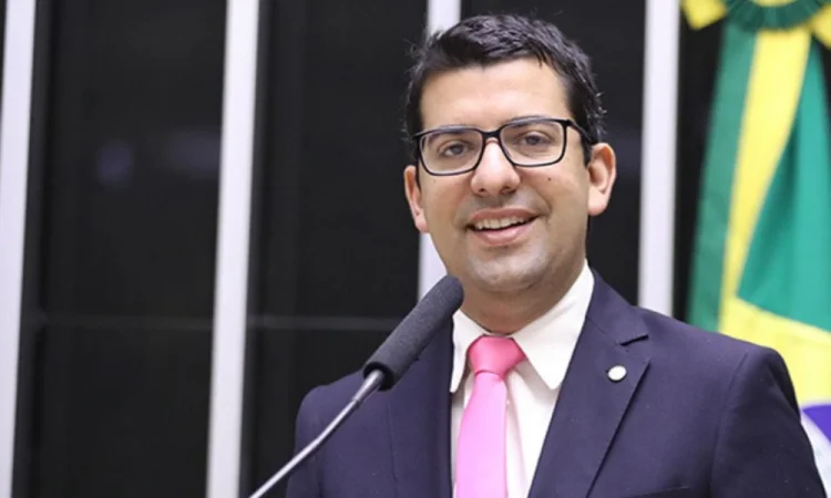 Deputado Marcelo Queiroz é alvo de operação da PF sobre fraude em licitações no RJ