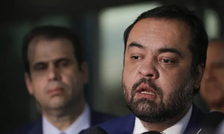 Cláudio Castro é alvo da PF em operação sobre aportes bilionários no Master