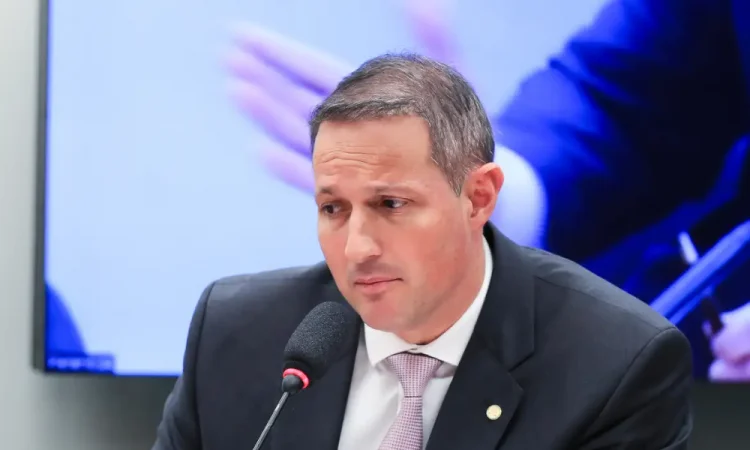 Derrite afasta desistência e planeja lançamento ao Senado ao lado de Tarcísio e Flávio