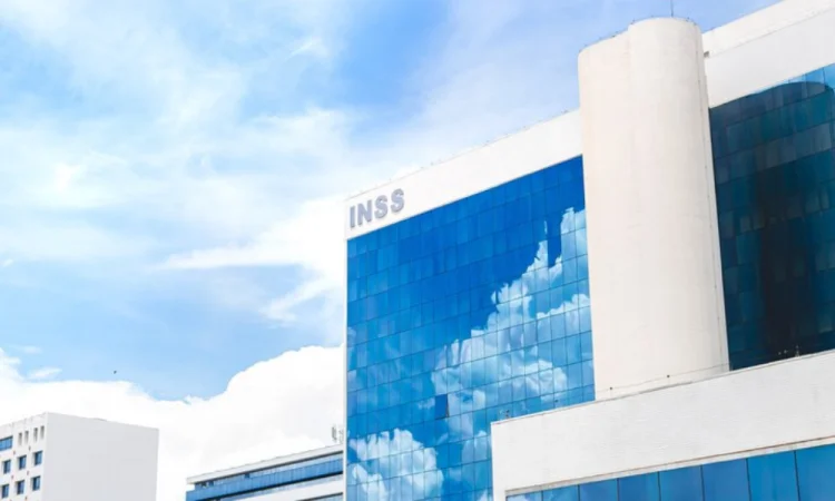 STF decide contra revisão da vida toda do INSS