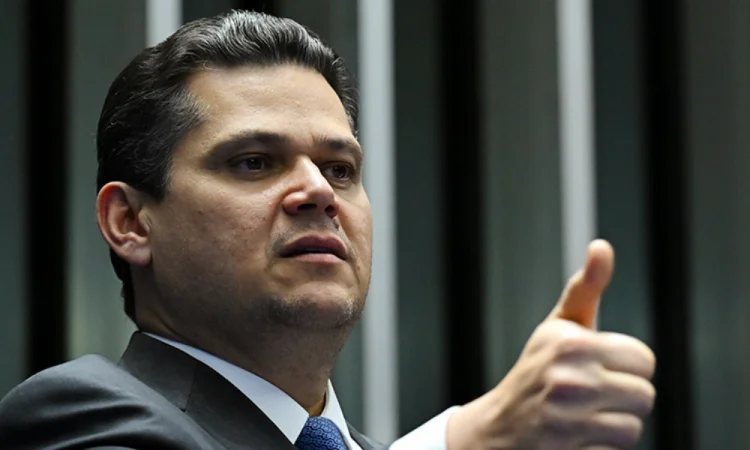 Petistas defendem Messias na Justiça para apurar ligação de Alcolumbre com o Master