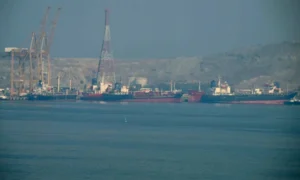 Ormuz bloqueado: o pior choque do petróleo da história