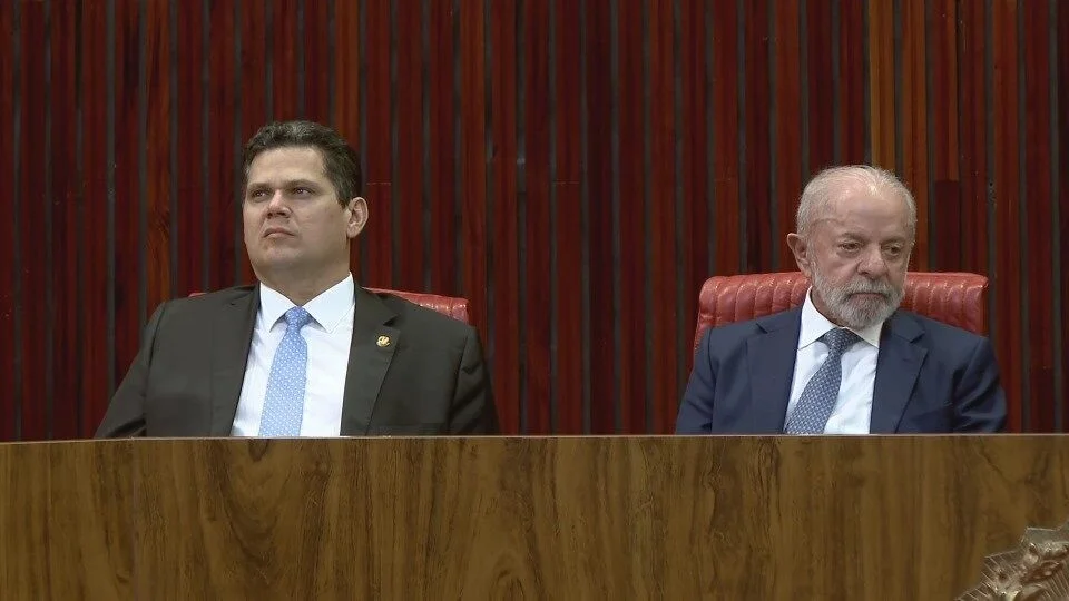 Alcolumbre promulga trechos de lei retomados pelo Congresso para permitir doações a estados e municípios nas eleições