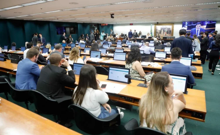 CCJ vota projeto que exige perito especializado para avaliar insanidade mental de réus
