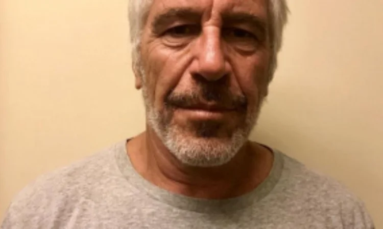 Caso Epstein: 20 supostas vítimas se apresentam à Justiça francesa