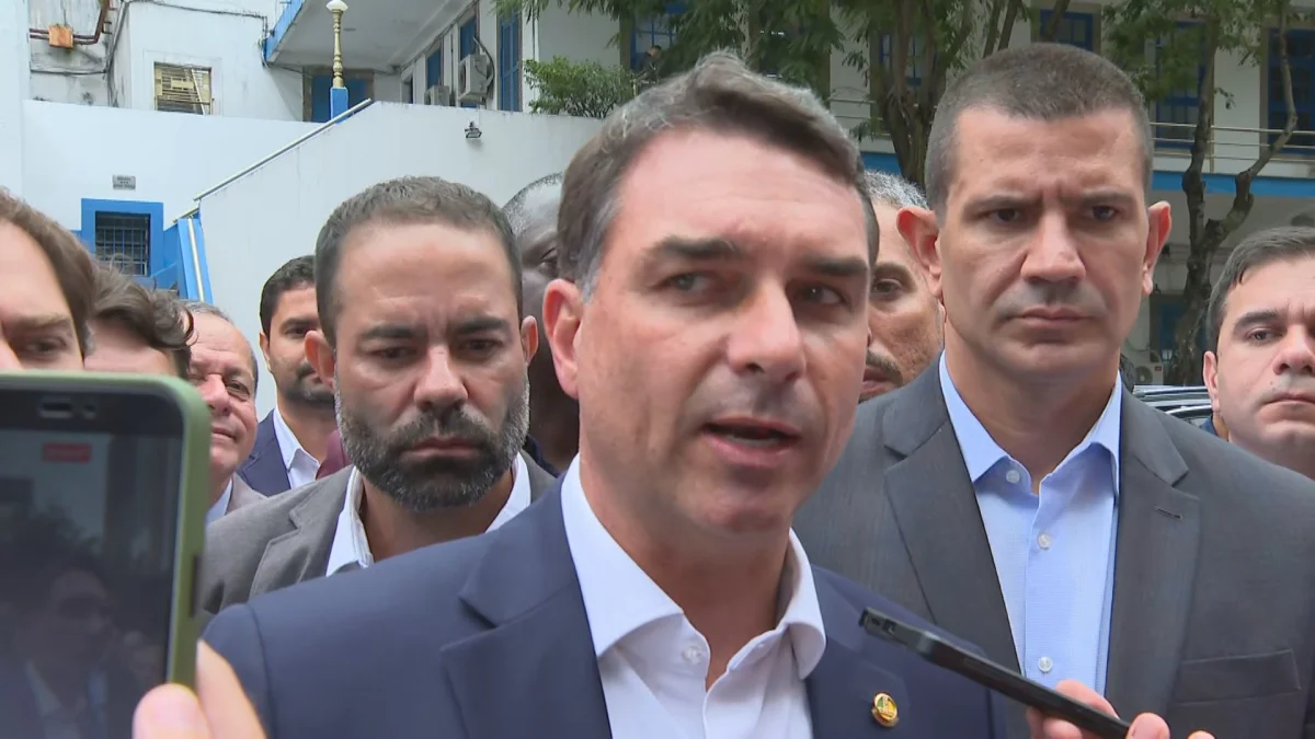Flávio Bolsonaro diz que Zema 'se precipitou' ao criticá-lo por áudio a Vorcaro