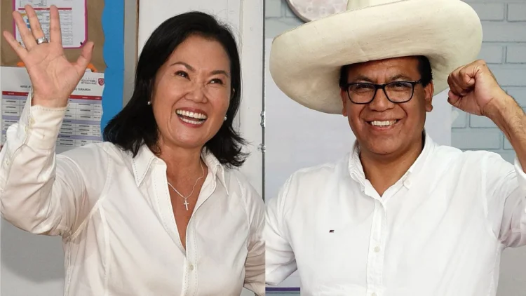 Eleição no Peru: órgão eleitoral confirma Fujimori e Sánchez no segundo turno