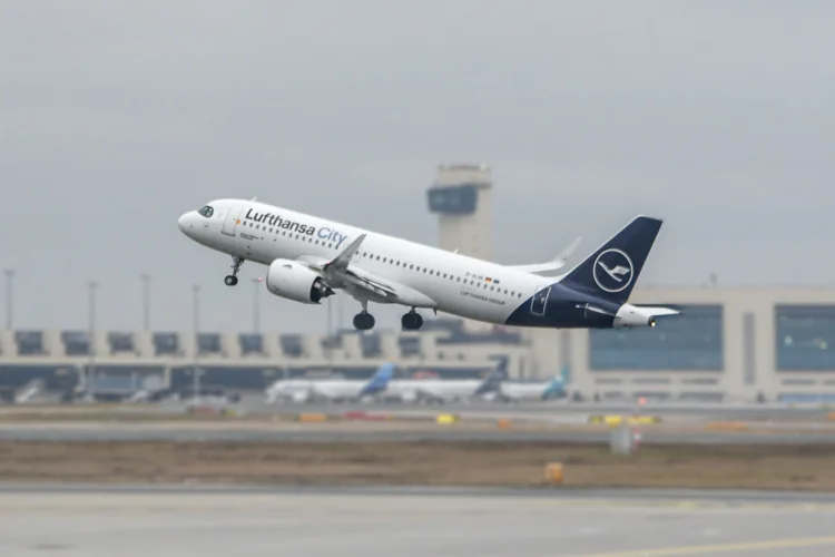 Governo prorroga redução de PIS/Cofins sobre querosene de aviação