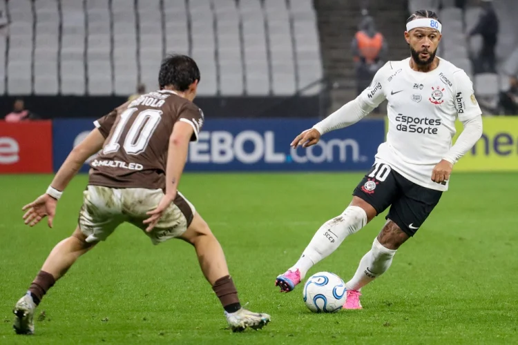 Corinthians é superado pelo Platense por 2 a 0 e perde invencibilidade na Libertadores